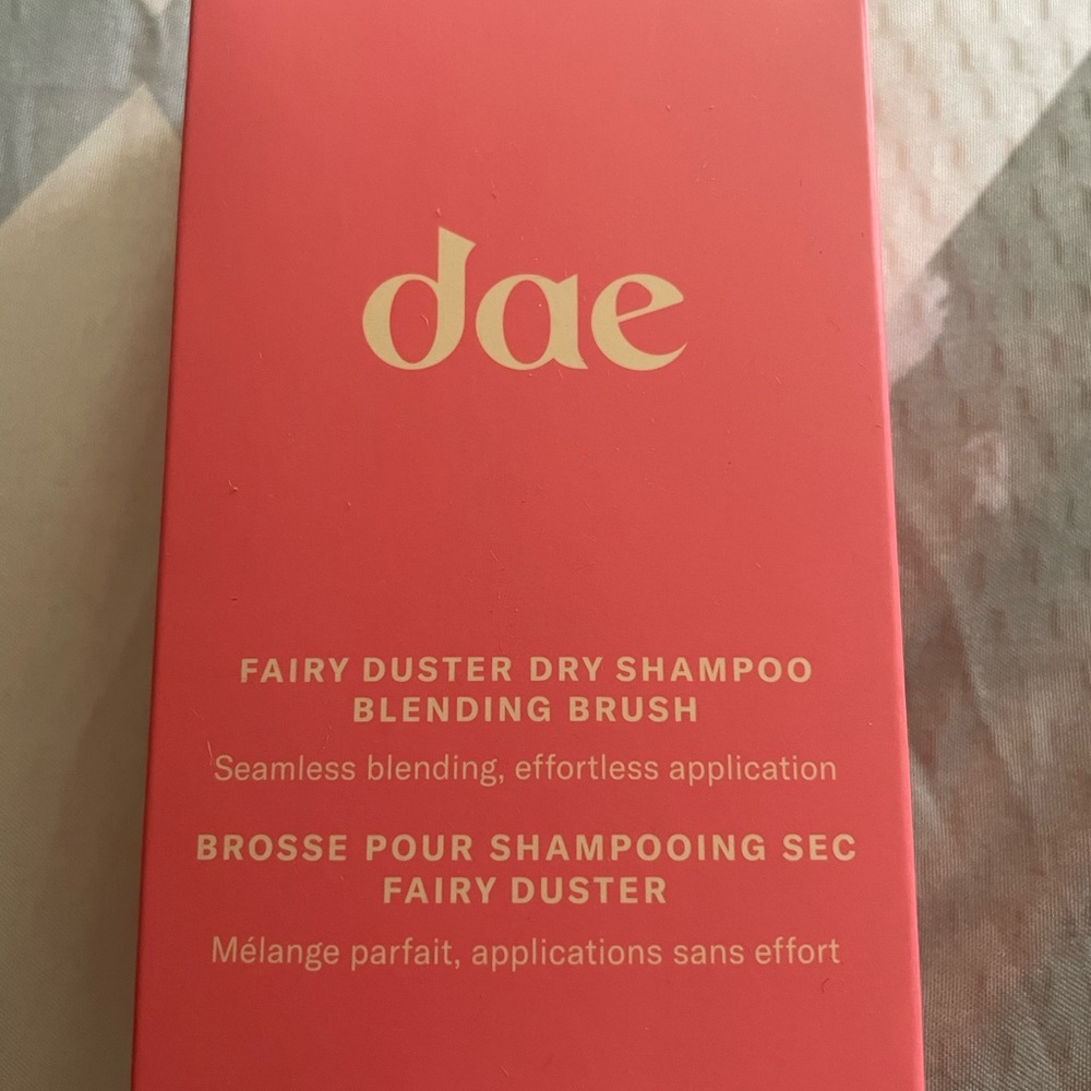 DAE Fairy Duster Dry shampoo kabuki brush